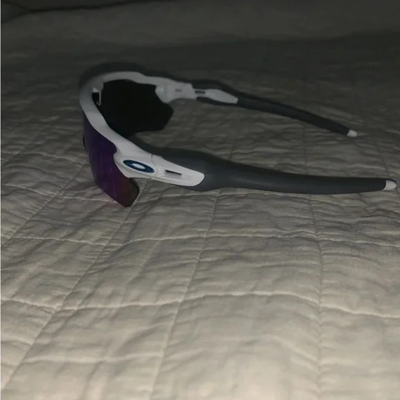 oakley sunglasses - Picture 2 of 4